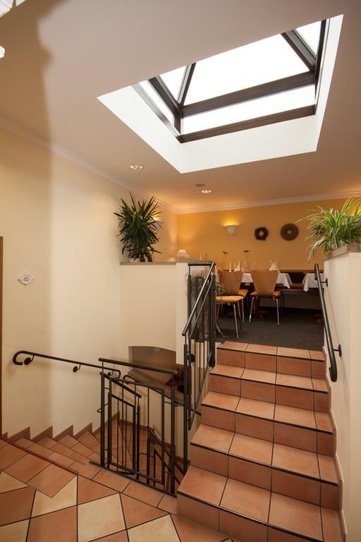 Linde Restaurant & Hotel Nußloch Eksteriør bilde